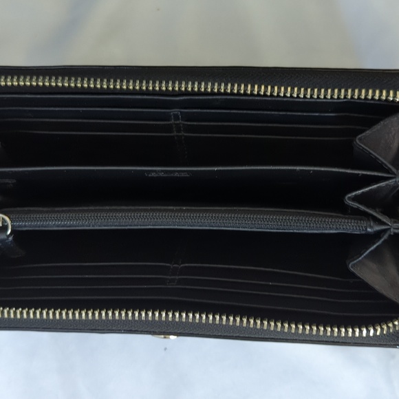 Patent Leather Matching Coach Tote and Wallet Set - Picture 15 of 16